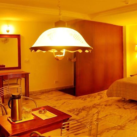 Nayagara Hotel Chennai Exterior foto