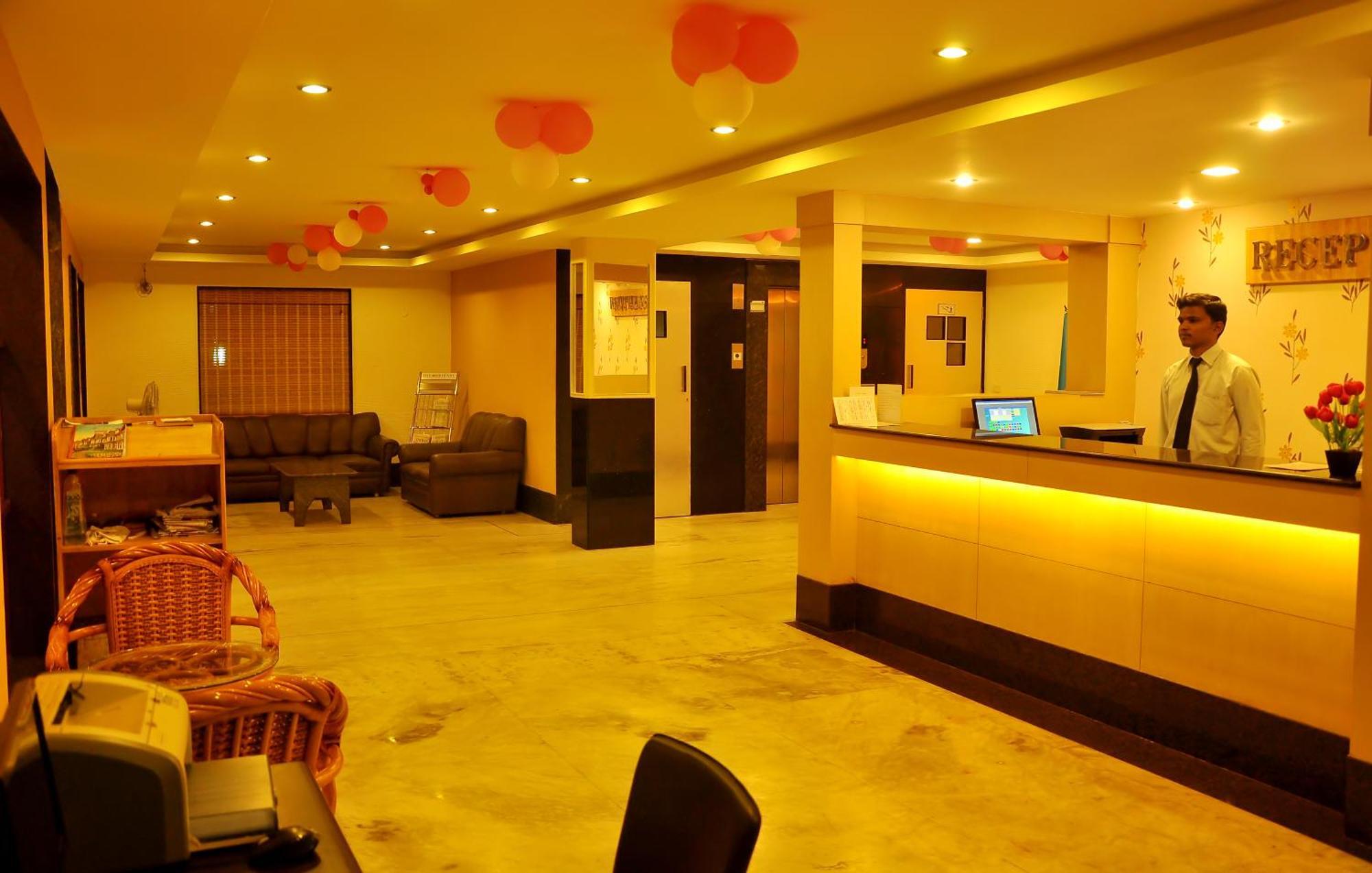 Nayagara Hotel Chennai Exterior foto