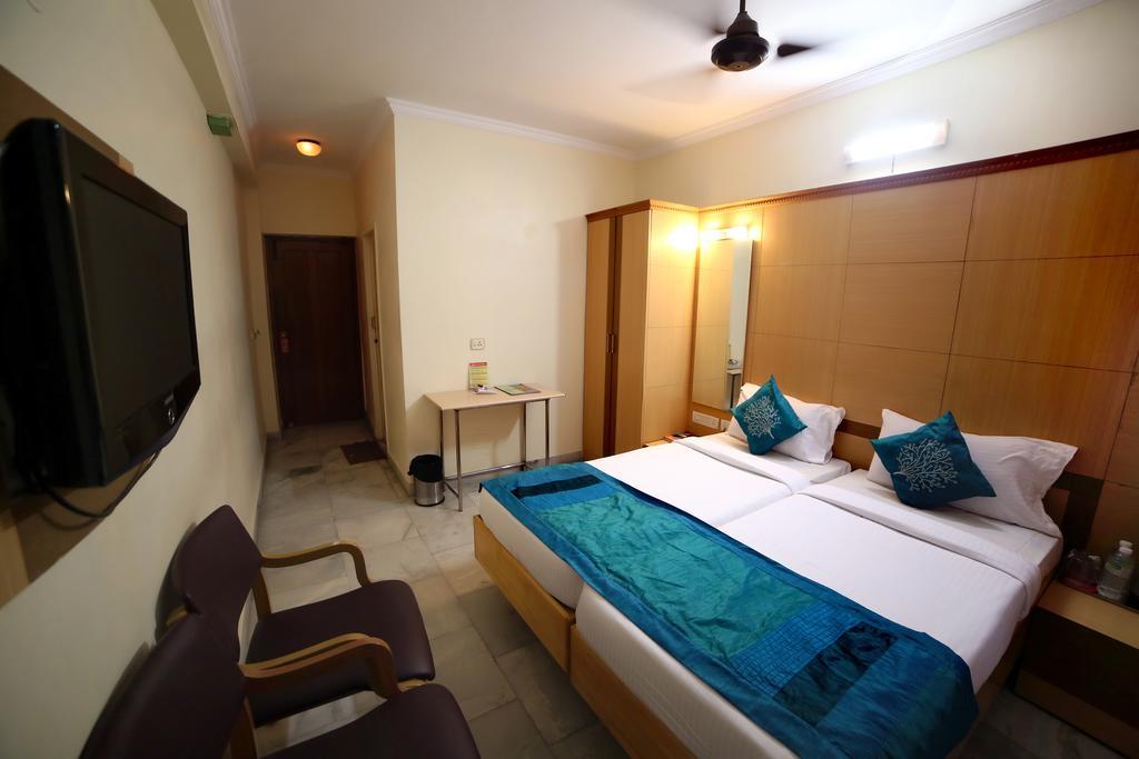 Nayagara Hotel Chennai Exterior foto