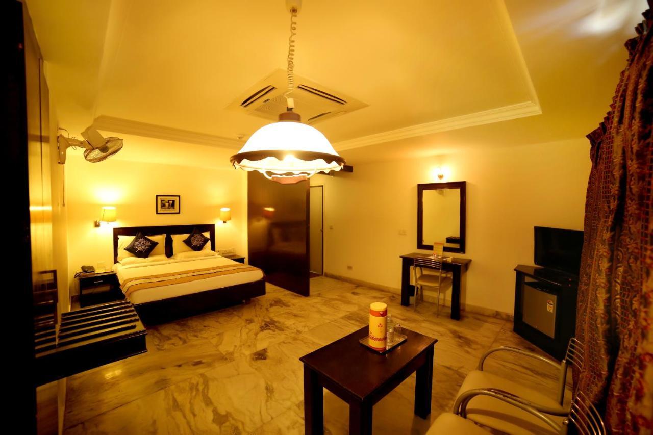Nayagara Hotel Chennai Exterior foto